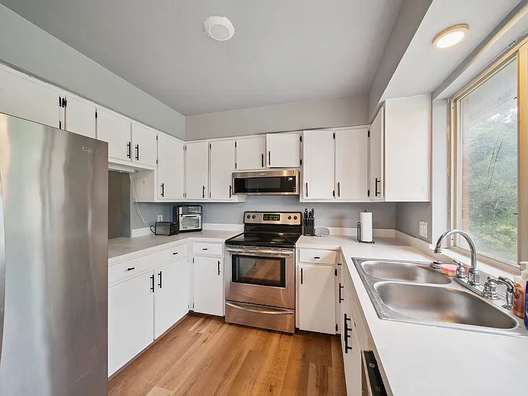 1615 N Briarwood St — Photo 5