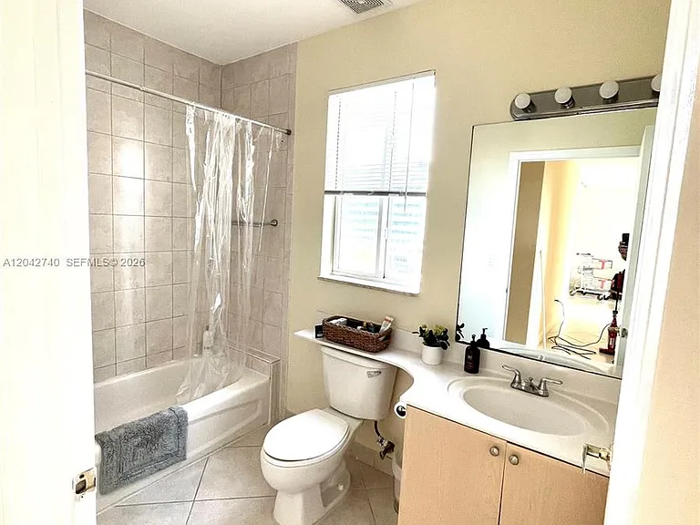 2280 SW 32nd Ave #202 — Photo 13