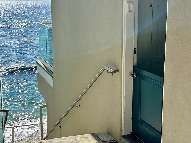 1249 Ocean Front #D — Photo 23