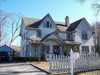 1st image of 12 Leonard Dr