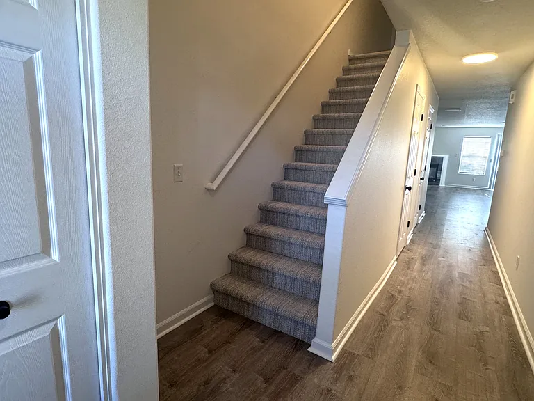 207 SE Harlow Ave — Photo 17
