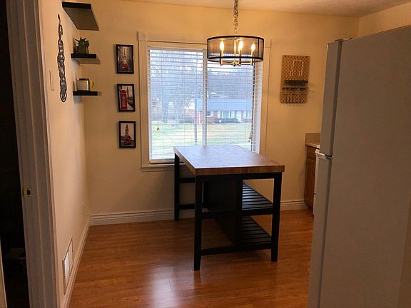 3rd image of 306 Wilmington Ct