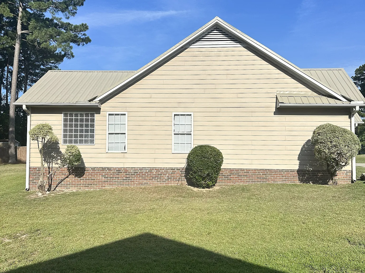 3 bed, 1712 sqft, $1,750 — Photo 2