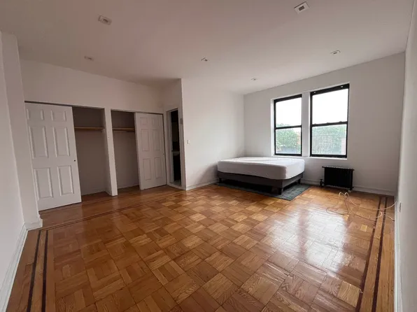 815 East 14th Street 4L image 3 of 5