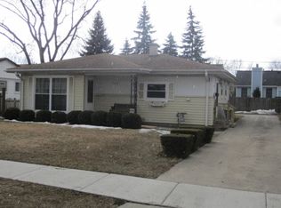 727 S Merle Ln, Wheeling, IL 60090