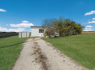 104 kickapoo, Seguin, TX 78155