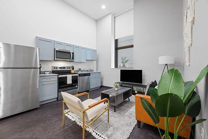 800 Penn — Photo 26