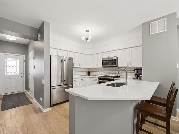 2nd image of 111 Arboretum Dr