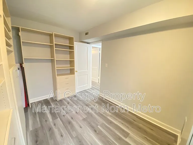 702 Argonne Ave NE #1 — Photo 16