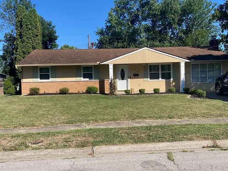 3700 Caracas Dr — Photo 2