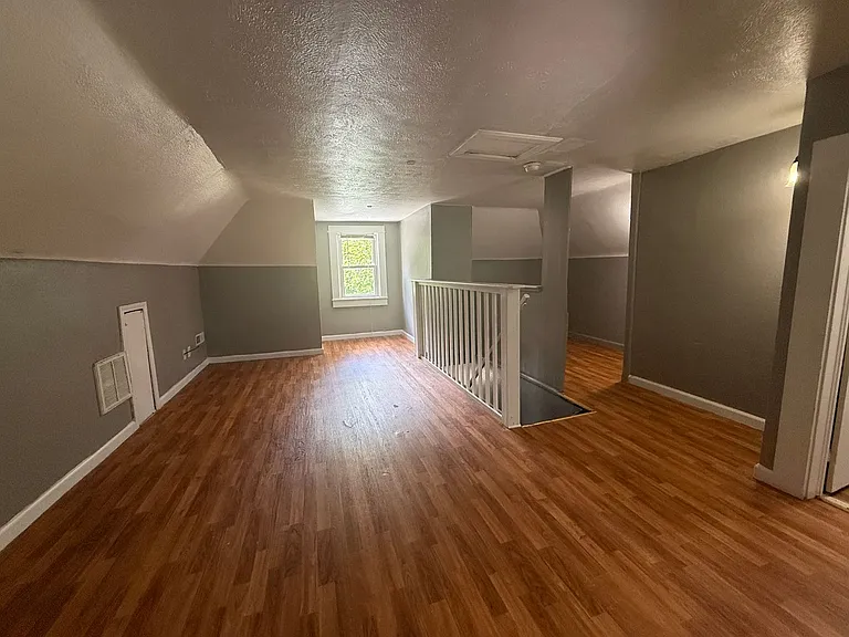 416 W Lombard St — Photo 10