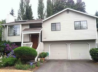2325 NE 94th St, Seattle, WA 98115