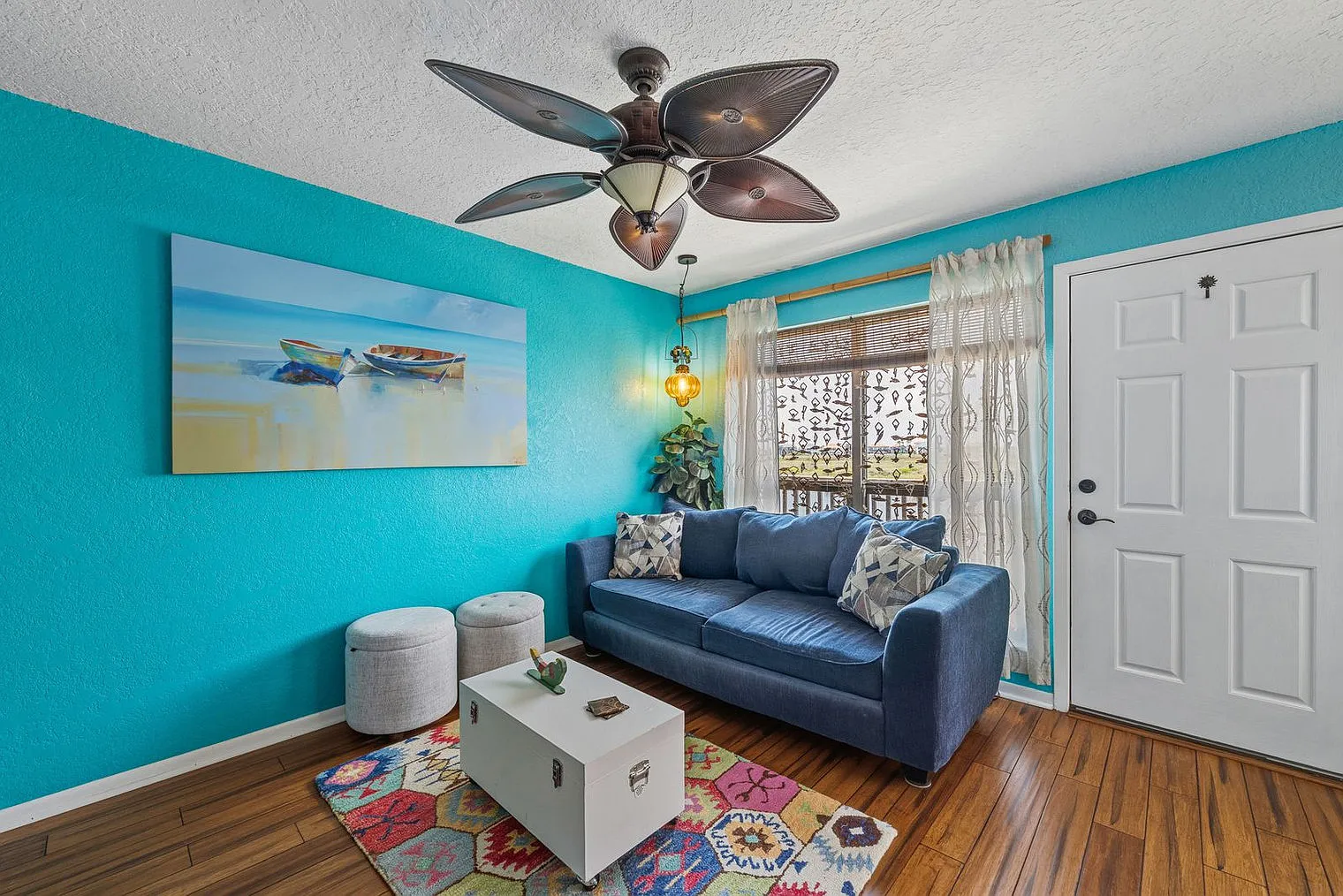 1 bed, 1.0 bath, 6458 sqft, $2,027 — Photo 2