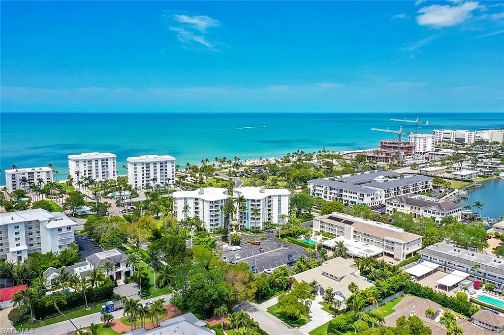 2 bed, 2.0 bath, 850 sqft, $5,750 — Photo 1
