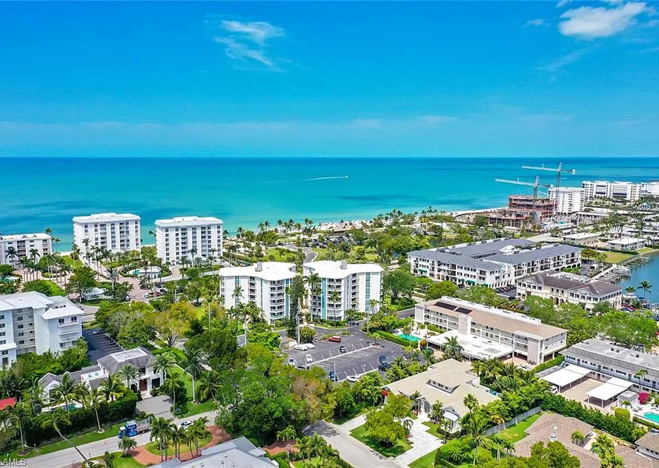 1300 Gulf Shore Blvd N #205