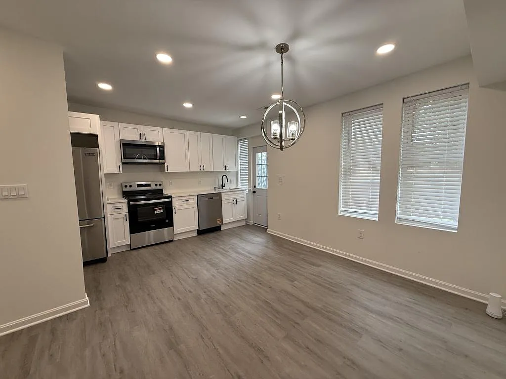 5215 Ready Ave — Photo 2