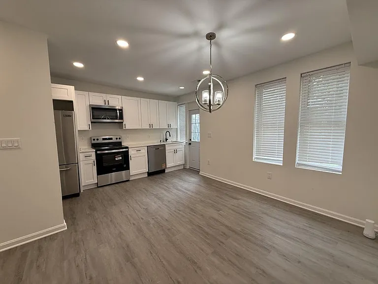 5215 Ready Ave — Photo 2