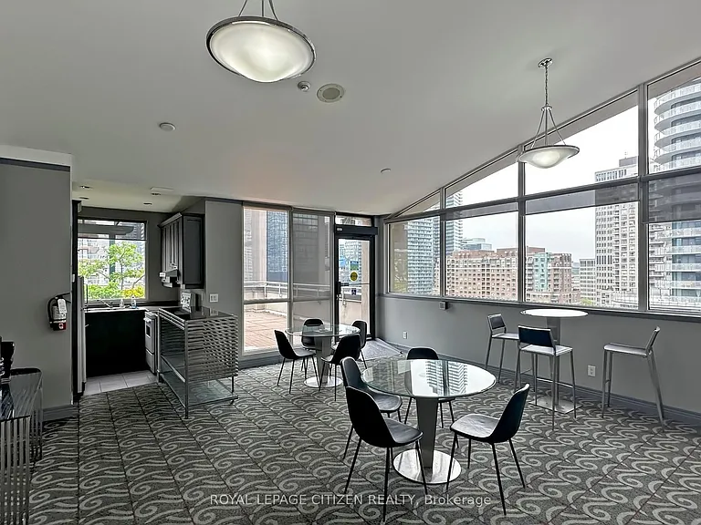 555 Yonge St #302 — Photo 23