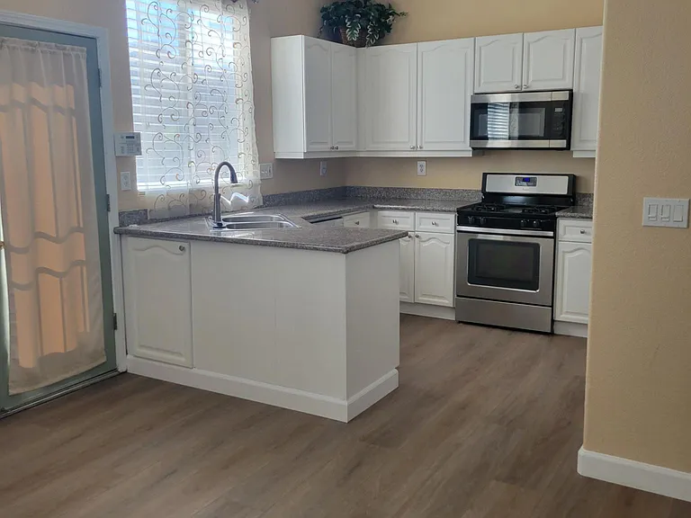 651 Simmer Way — Photo 6