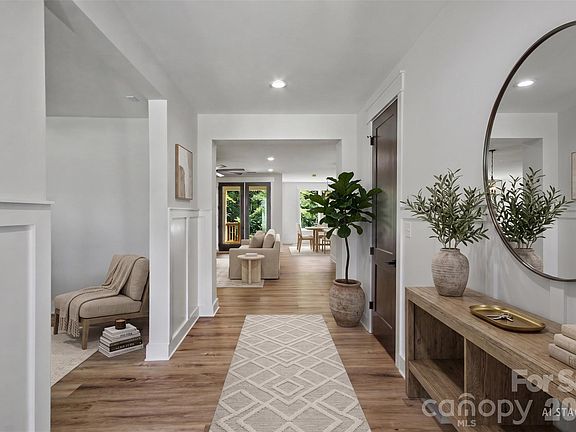 3rd image of 3201 Timber Run Ln