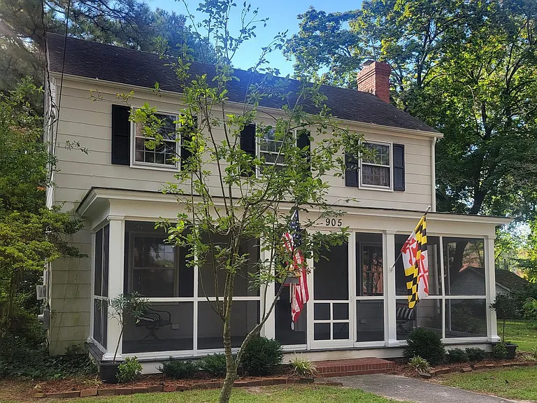 905 Evergreen Ave — Photo 1