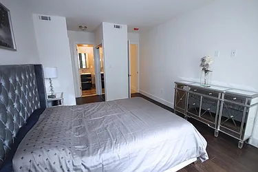 Sold by Starealty Estate LLC