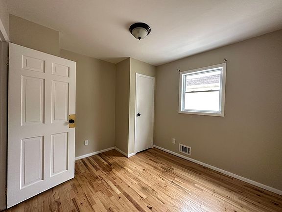 3rd image of 101 Brookfield Ave Floor 2