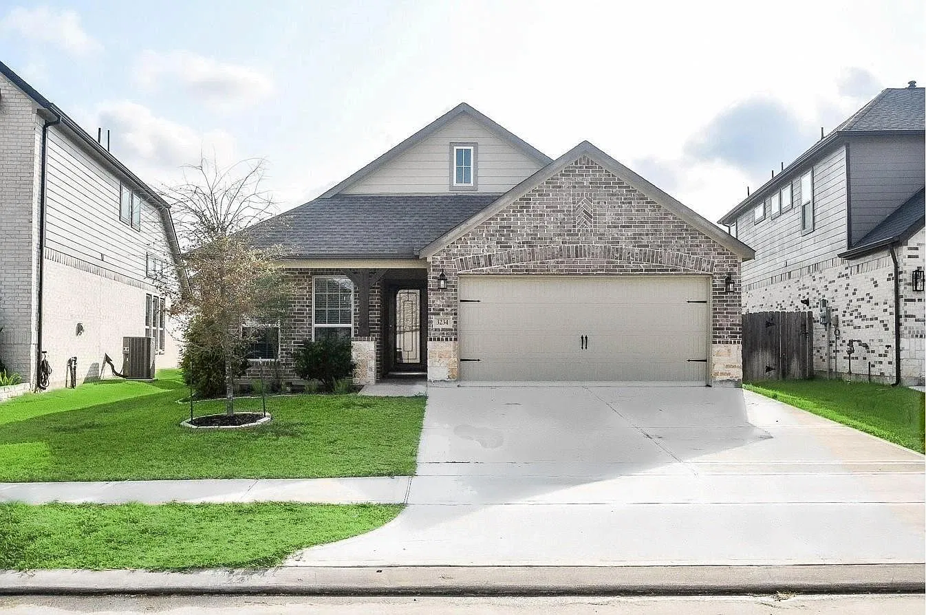 4 bed, 3.0 bath, 1914 sqft, $2,450 — Photo 1