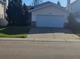 15611 72nd St NW #1, Edmonton, AB T5Z 2Z3
