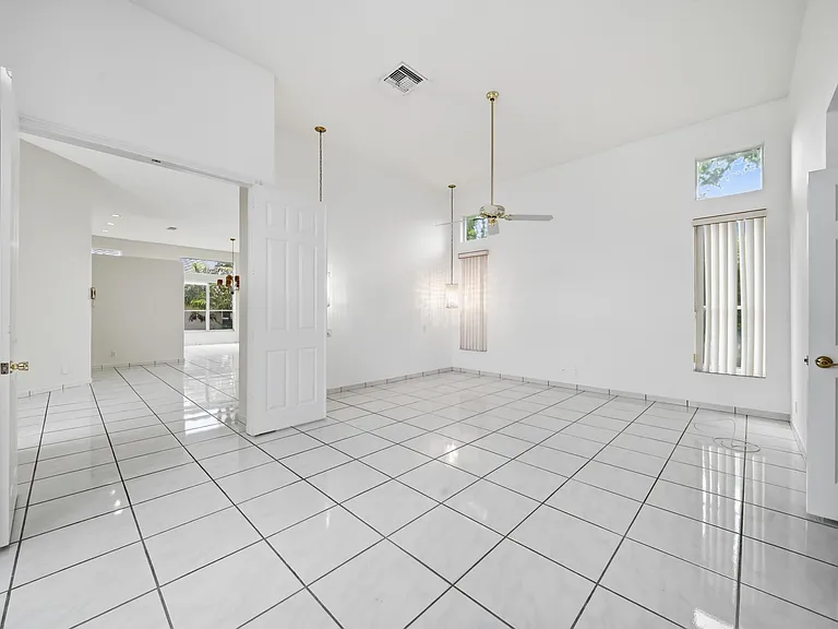 10769 Maple Chase Dr — Photo 28