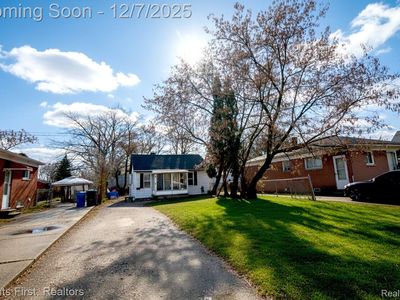 5654 Bedford St, Dearborn Heights, MI, 48125