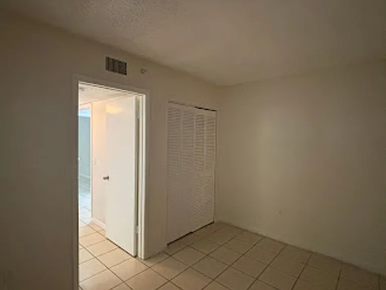 424 SW 12th Ave — Photo 9