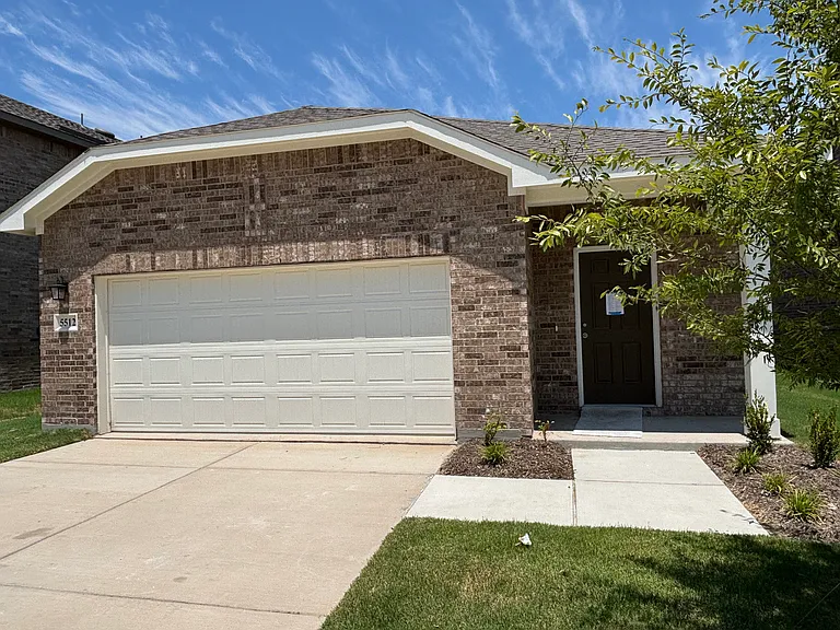 5512 Hastings Ln — Photo 2