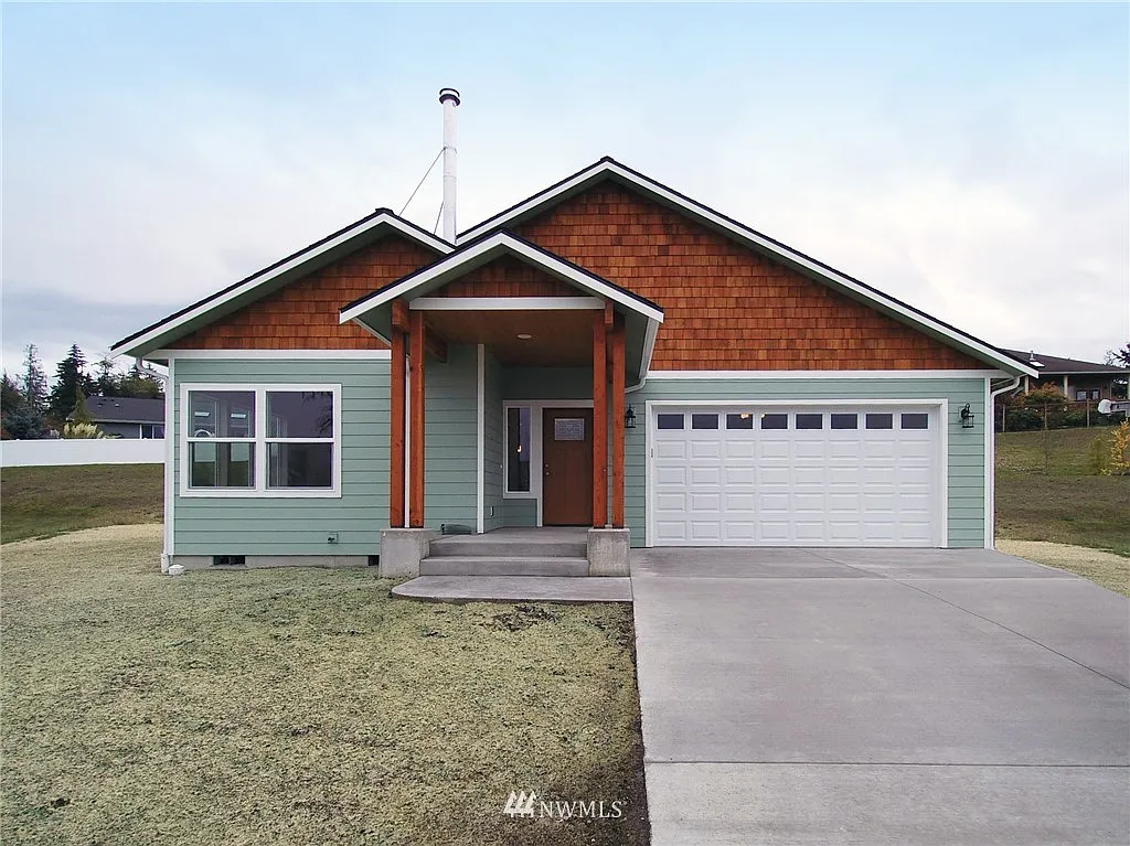 1304 Forest Trail Drive photo 1