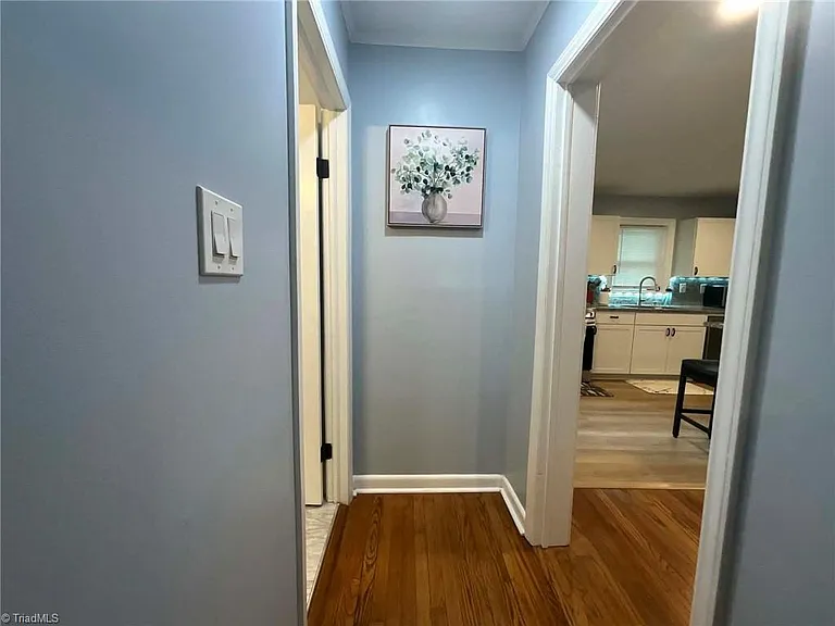1712 N Mebane St — Photo 16