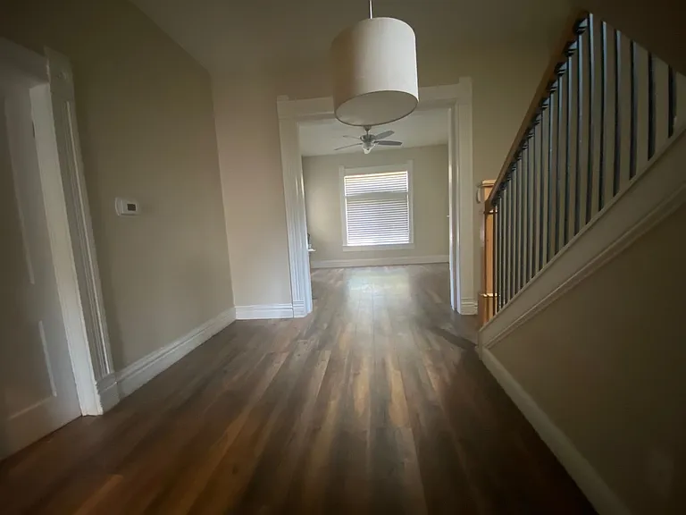 825 Fox St — Photo 4