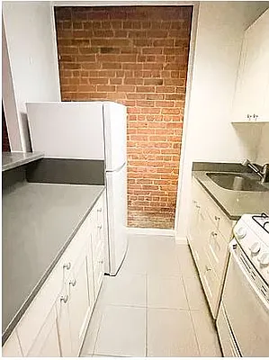 Rented by Cayenne Realty Group | media 6