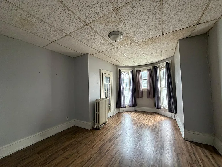 726 N Downing St — Photo 8