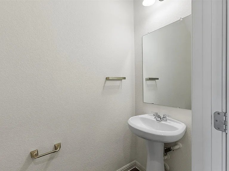 195 Bracken Ln — Photo 8