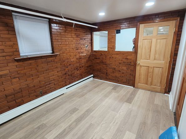 (undisclosed Address)