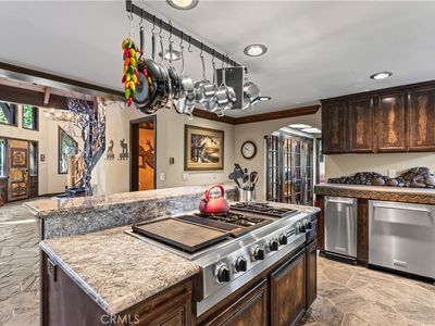 942 Lake Edge Way, Lake Arrowhead, CA, 92352
