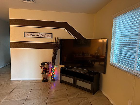 3rd image of 15357 Carmelita Ave