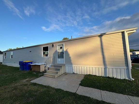 2nd image of 366 Norway Dr