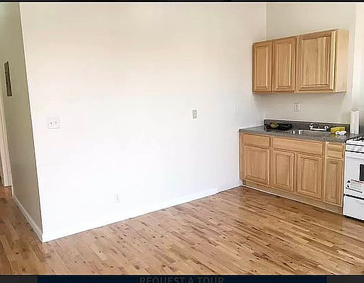 3rd image of 1656 Saint Johns Pl APT 4A