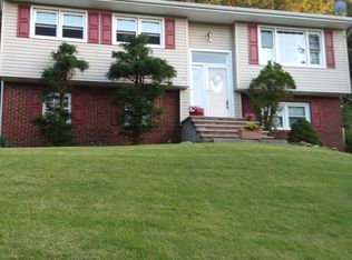 42 Joyce Dr, Succasunna, NJ 07876