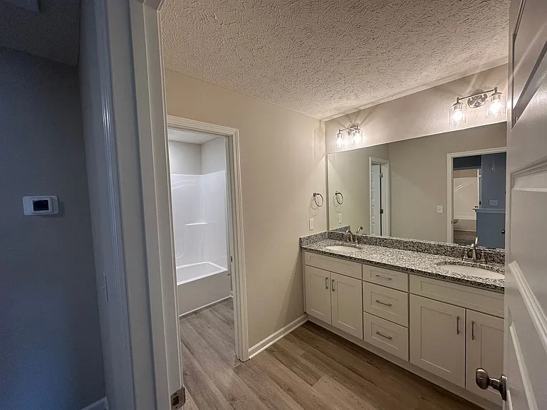 1850 Madison St #302 — Photo 26