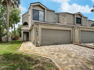 635 Selva Lakes Cir, Atlantic Beach, FL 32233