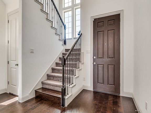 3rd image of 2128 Ella Ln