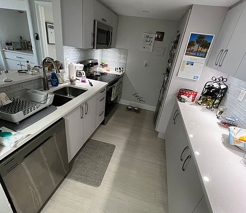 4th image of 1717 N Bayshore Dr APT 1552