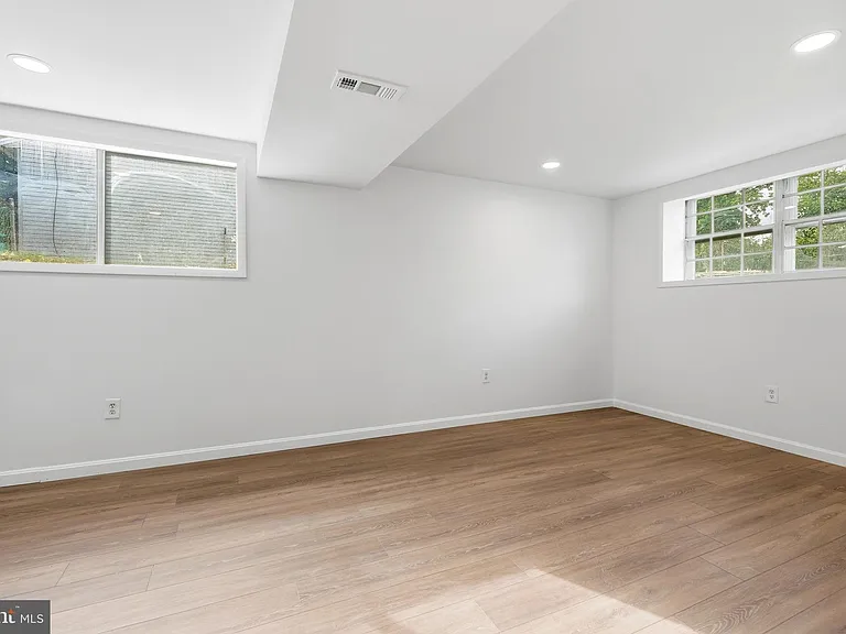 6741 Kincheloe Ave — Photo 25